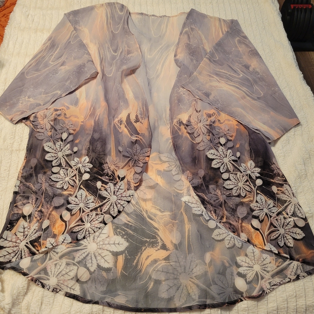 NWOT Sheer Floral Kimono Flowy Boho Hippie Short Sleeve Gray White Orange